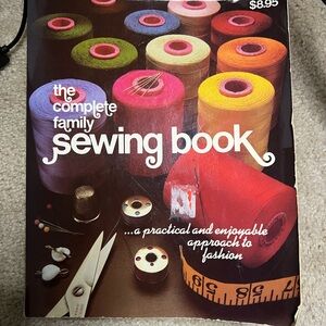 Vintage The Complete Family Sewing Book 1979, Playmore INC Publushers